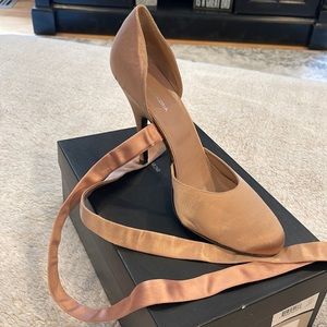 Bcbg Max Azarías pink satin pumps